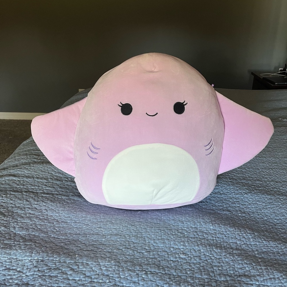 Purple stingray squishmallow Aziza